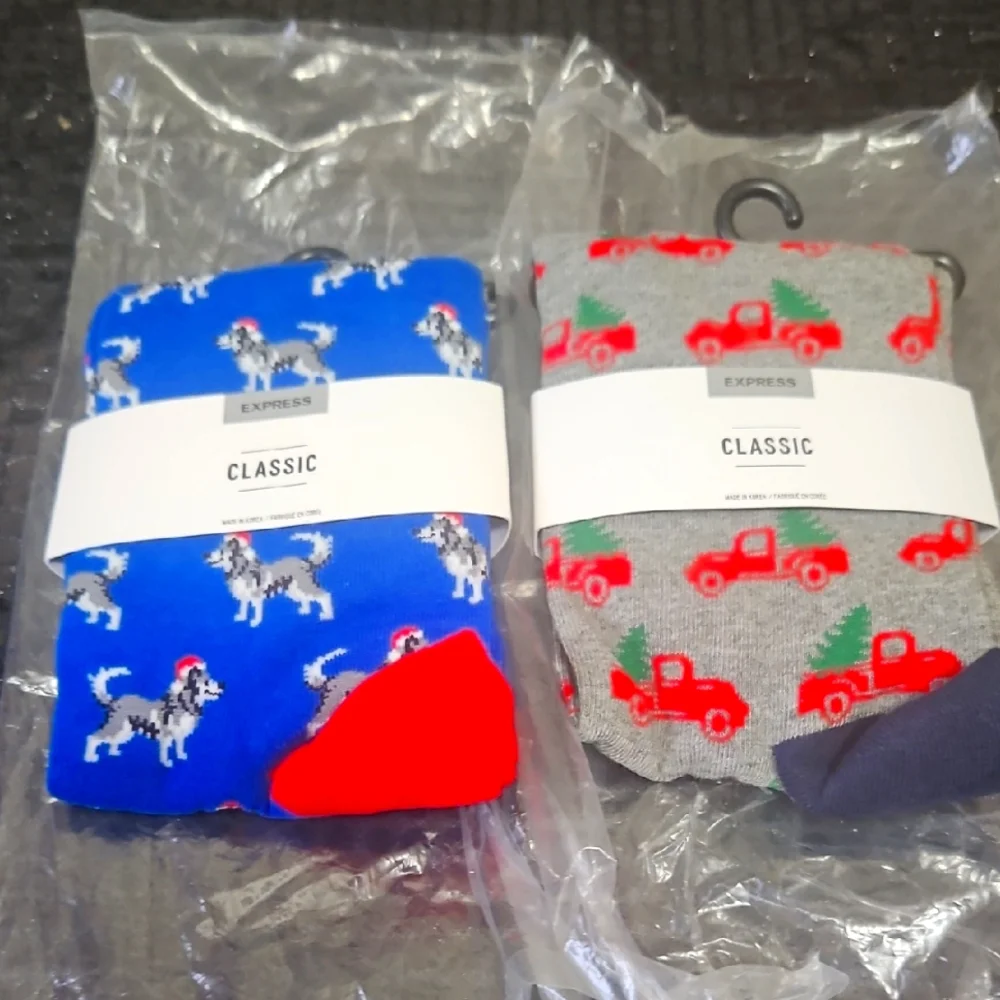 Express SOCKS NWT Dogs & Trucks 8/13 Gift Idea